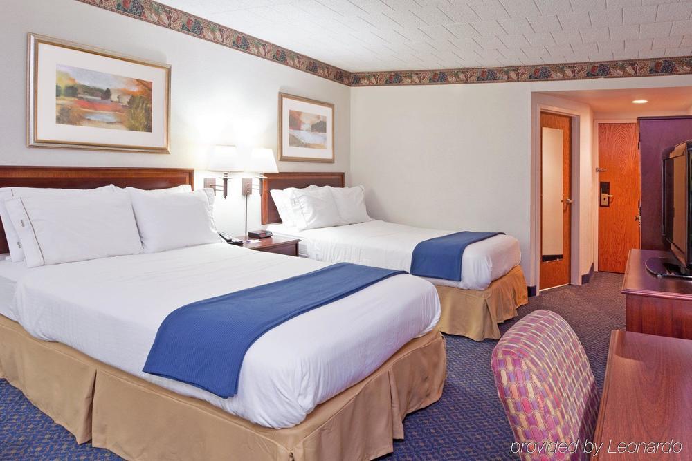 Candlewood Pittsburgh-cranberry By Ihg 2*