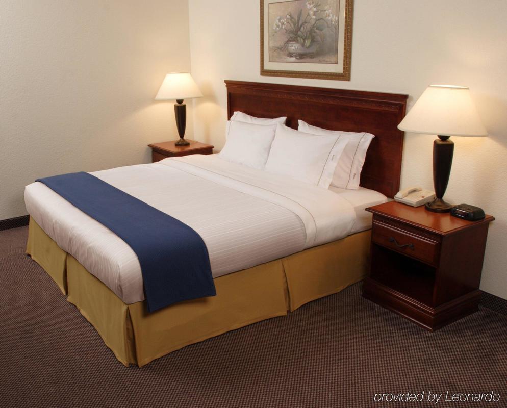 Candlewood Pittsburgh-cranberry By Ihg 2*