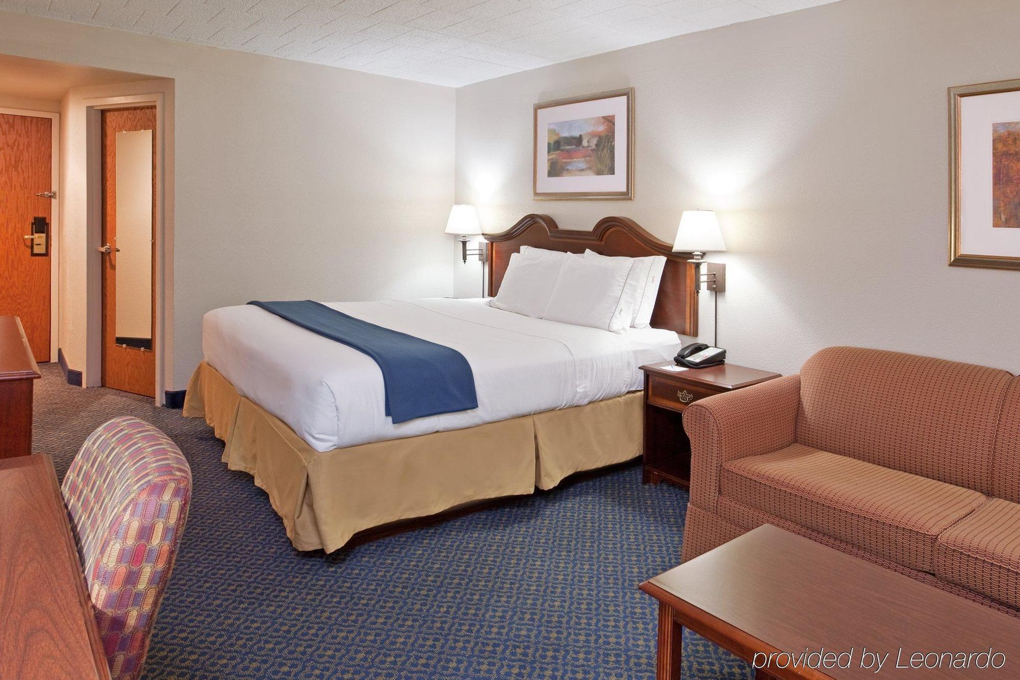 Candlewood Pittsburgh-cranberry By Ihg 2*