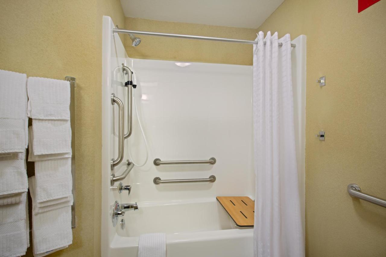 Hotel Candlewood Pittsburgh-cranberry By Ihg Cranberry Township